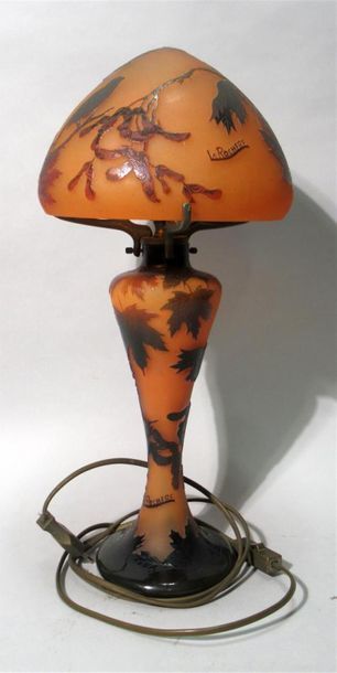 null LA ROCHERE
Lampe champignon en verre à décor dégagé à l'acide de feuilles d'érable...