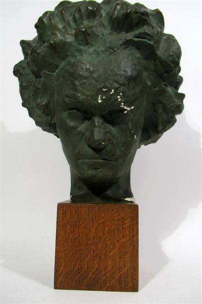 null Antoine BOURDELLE (d'après)
« Portrait de Ludwig van Beethoven » 
Buste en plâtre...