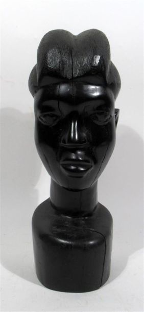null Ecole AFRICAINE
"Tête de femme"
Sculpture en ébène
Hauteur : 37 cm
