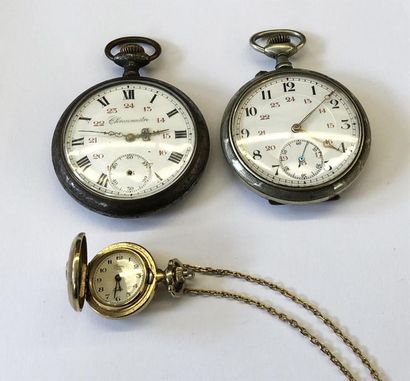 null Lot comprenant : une montre de col Dom Paris, deux chronomètres