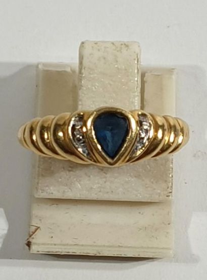 null Set of two rings in 18K yellow gold 750/1000eornamented with small sapphires,...