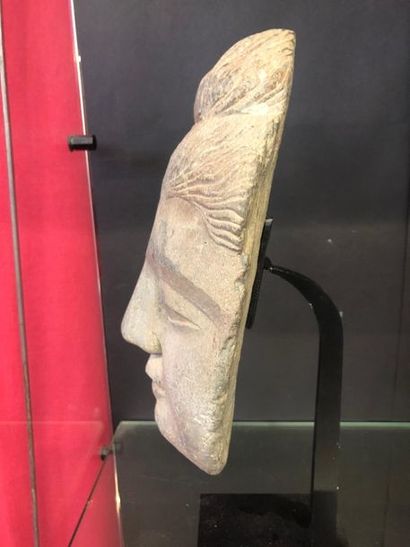 null Visage de BOUDDHA en schiste sculpté - Art Gréco-Bouddhique du GANDHARA (Ier...