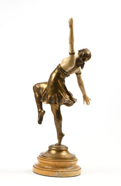 null JEAN GARNIER (1820-1895)
Sculpture dite chryséléphantine en ivoire et bronze...