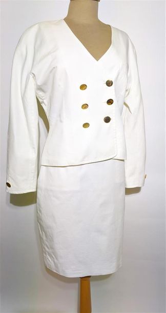 null GEORGES RECH
Tailleur jupe blanc, taille 38 (tâches)