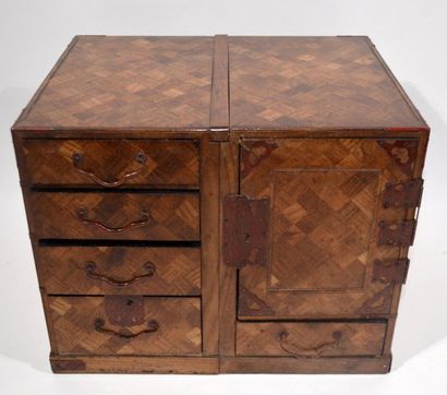 null Jewelry box in marquetry with checkerboard decoration opening by many small...