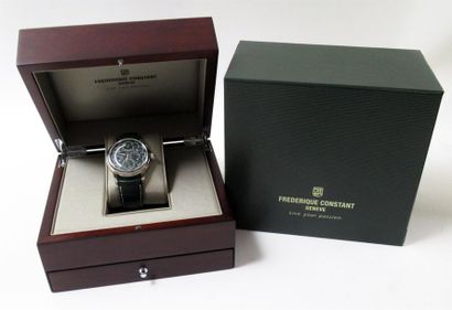 null FREDERIQUE CONSTANT "Worldtimer" Ref. FC-718X4H4/6
Steel bracelet watch, two-tone...