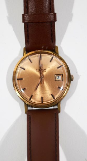 null TISSOT - Visodate - Bracelet watch in gold plated metal, pink bottom dial, date,...
