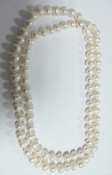 null Long necklace of white cultured pearls - Length: 90 cm