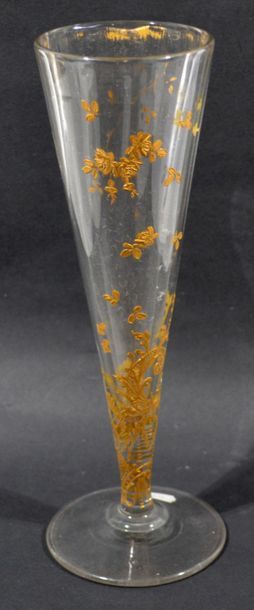null BACCARAT (dans le gout de)
VASE cornet en cristal en cristal à décor de fleurs...