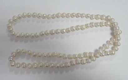 null Long necklace of white cultured pearls (diameter: 11/12 mm) knotted - Length:...