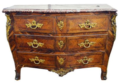 null Curved chest of drawers inlaid on all sides in rosewood and walnut veneer, opening...