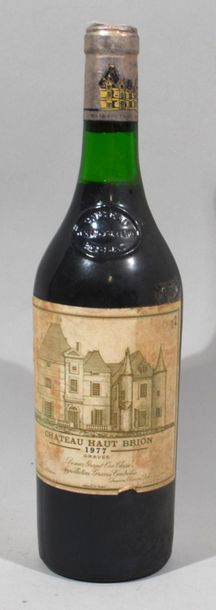 null 1 bouteille de CHATEAU HAUT BRION Pessac-Léognan 1977.

