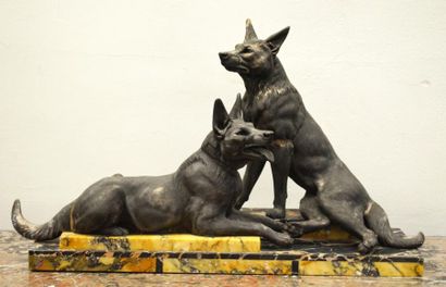 null Louis Albert CARVIN (1875-1951)
"Les deux chiens"
Proof in ruler on a marble...