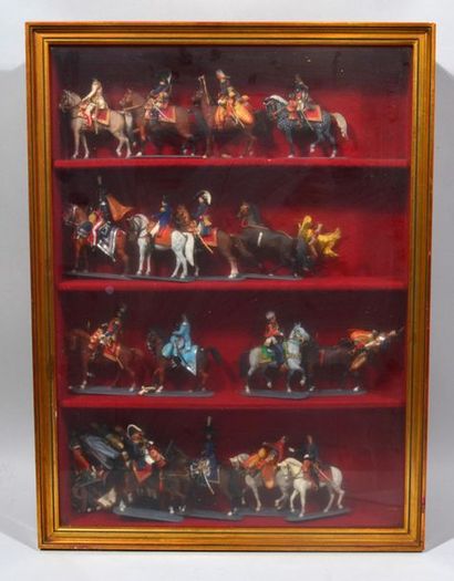 null HISTOREX
Lot de figurines peintes du 1er Empire dont 16 cavaliers et 6 personnages.
(Accidents...