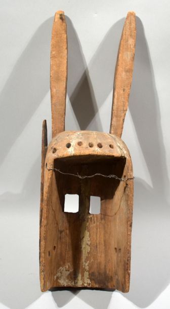 null DOGON, MALI.
Masque zoomorphe lapin en bois polychrome.
(accidents, manques)
53...