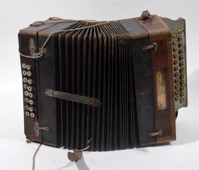 null Paolo Soprani e Figli (Ancona, Italy)
Diatonic accordion
Openwork veneer body,...