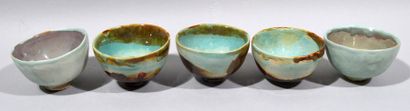 null GERBEROY - Anonymous
Suite of five small stoneware tea bowls glazed in the manner...
