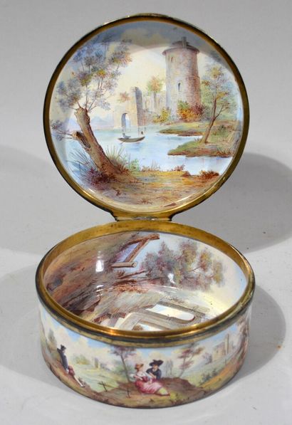null Round box with enamelled decoration of gallant scenes in landscapes of ruins....