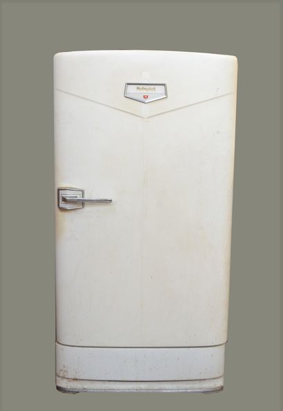 null HOTPOINT Modèle CHILLER

Réfrigérateur vintage de forme armoire ouvrant par...