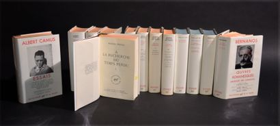 null BIBLIOTHEQUE DE LA PLEIADE - Collection de 13 volumes reliés comprenant : Albert...