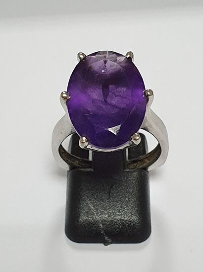 null Silver ring (925/oo) centered with a large oval sized amethyst - TDD 56 - Gross...