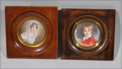 null Reunion de deux miniatures dont une représentant Joséphine de Beauharnais signée...