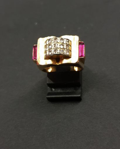 null Tank" ring in 18K (750/oo) yellow gold centered by lines of rose-cut diamonds...