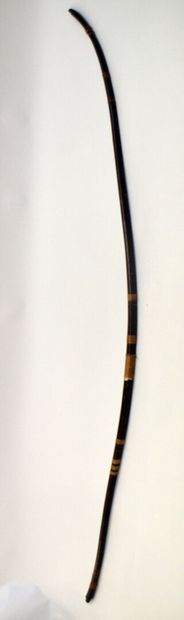 null Traditional SIGETO NO YUMI bow made of black lacquered wood, reinforced bamboo...