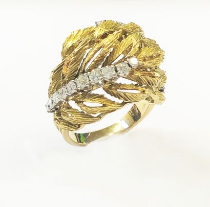 null VAN CLEEF and ARPELS (in the style of)

18K (750/1000th) yellow gold ring with...