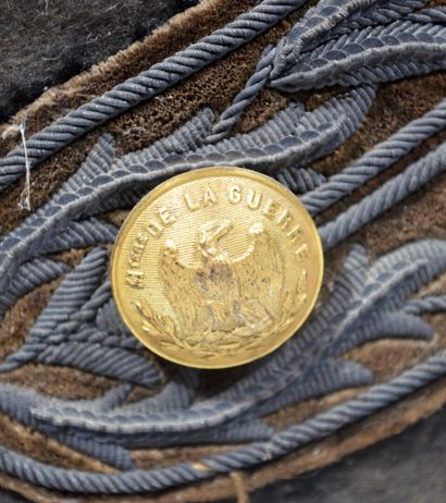 null CHAPEAU BICORNE D'OFFICIER, SECOND EMPIRE.

Chapeau en feutre noir « flamand...