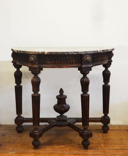 null Half-moon CONSOLE in moulded and carved oak resting on four turned legs topped...