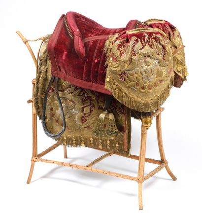 null ROYAL PARADE SADDLE entirely covered with red velvet embroidered with floral...