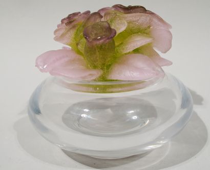 null DAUM FRANCE

Covered box model "Roses", made up of a crystal container and a...