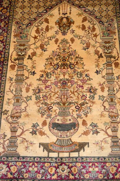 null IRAN, Ghoum

Hand-knotted silk carpet decorated with a flowering vase under...