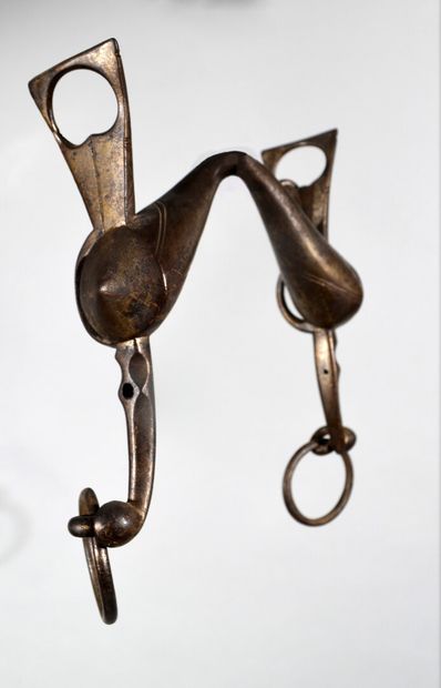 null Wrought iron hussar's bridle bit with chased decoration of double juxtaposed...