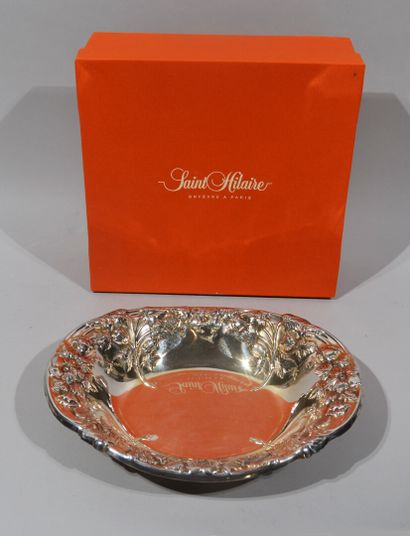 null SAINT-HILAIRE

Silver plated metal basket with stamped decoration of flowers...