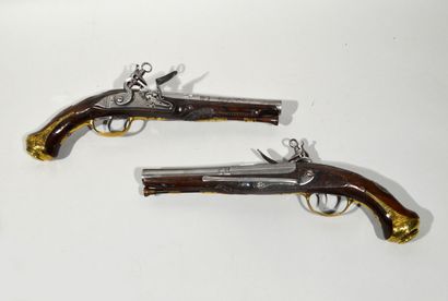 null Pair of flintlock pistols and belt hooks from "Bustindui" - Chased and gilded...