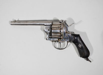 null REVOLVER with pin system CHAINEUX - Barrel with ten shots - Plates of wooden...