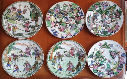 null Suite of six porcelain SETS decorated with scenes of fighting and warriors in...