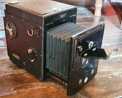 null WESTMINSTER PHOTOGRAPHIC EXCHANGE glass plate camera

Model Thornton SPECIAL...
