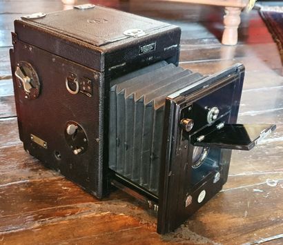 null WESTMINSTER PHOTOGRAPHIC EXCHANGE glass plate camera

Model Thornton SPECIAL...