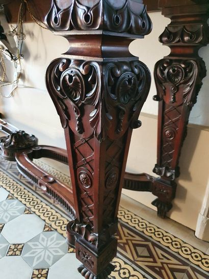 null Important GIBIER CONSOLE in solid mahogany, moulded and carved with shells,...