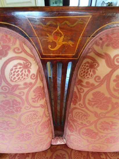 null JUGENDSTIL

Two seater walnut bench decorated with inlaid light fillets - The...