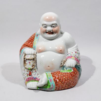 null Chine, XXème siècle

Bouddha rieur assis en porcelaine polychrome. Tampon au...