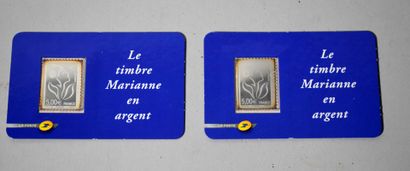 null Réunion de deux timbres Marianne en argent massif 999/00 (sous emboitage carton...