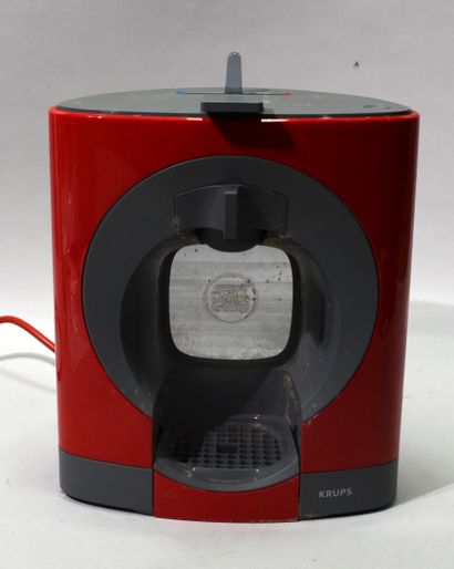 null Machine à café rouge KRUPS NESCAFE Dolce Gusto modèle KP110 

(tâches d'usure...