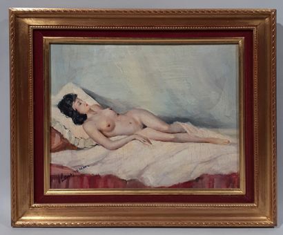 null Jules Gustave LEMPEREUR (1902-1985)

"Femme nue allongée"

Huile sur toile signée...