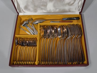 null PARTIE DE MÉNAGERE en métal argenté modèle Art déco comprenant 12 grandes fourchettes,...