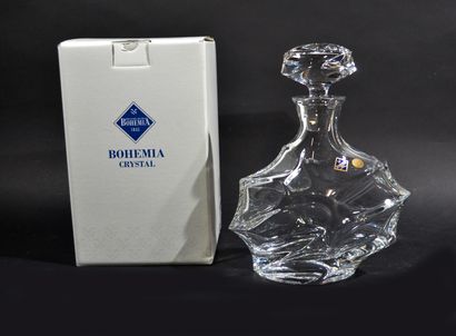 null BOHEMIA CRYSTAL 

Une carafe à whisky en cristal (h: 26 cm)

(Etat neuf dans...