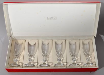 null LALIQUE FRANCE

Suite de six coupes à Champagne modèle "Fréjus" en cristal blanc...